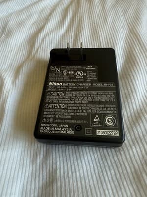 Nikon D5600 Digital SLR Camera w/18-55mm Lens FAST FREE SHIPPINGZoomLenseBattery - Thumbnail 9