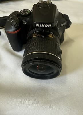 Nikon D5600 Digital SLR Camera w/18-55mm Lens FAST FREE SHIPPINGZoomLenseBattery - Thumbnail 7