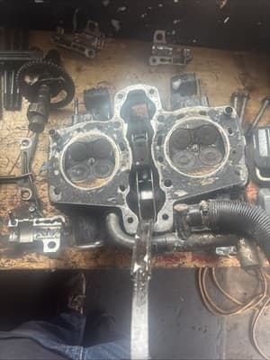 83-86 Honda VF1100S Sabre Magna V65 1100 Rear Cylinder Head Cams Valves - Thumbnail 24