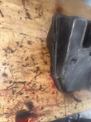 1985 Honda V65 Magna VF1100 H555. fuse panel box tray - Thumbnail 6