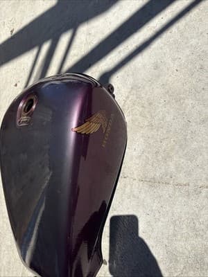 83 Honda VF1100 VF 1100 C V65 Magna Gas Fuel Petrol Tank - Thumbnail 7