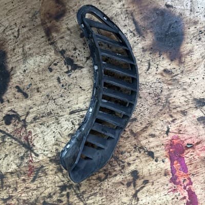 VW Beetle Classic 1971-on Crescent Vent Cover Rear Quarter Genuine Left Side - Thumbnail 2