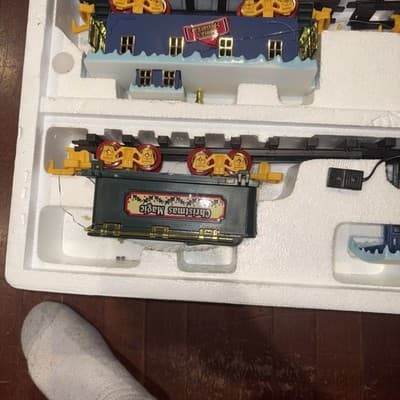 Carol Express Christmas Train Set ABC Item 39192 Musical Battery Operated Toy - Thumbnail 8