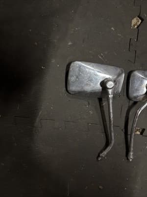 Mirrors 1983 Honda VF1100 VF 1100 C V65 Magna Left & Right Side Mirrors / Set - Thumbnail 5