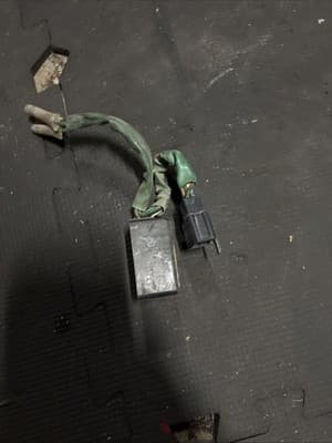 83 Honda VF 750 C Magna V45 Stop Tail Light Sensor Relay 35550-MB1-771 1983-1984 - Thumbnail 3