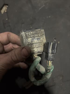 83 Honda VF 750 C Magna V45 Stop Tail Light Sensor Relay 35550-MB1-771 1983-1984 - Thumbnail 6
