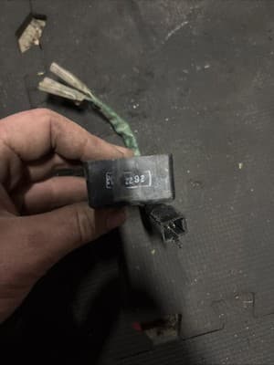 83 Honda VF 750 C Magna V45 Stop Tail Light Sensor Relay 35550-MB1-771 1983-1984 - Thumbnail 5