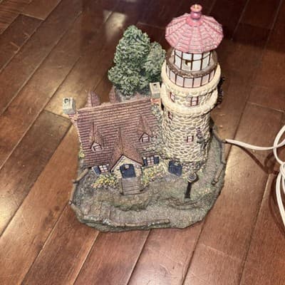 Hawthorne Village Thomas Kinkade Seaside Village Guiding Point Lighthouse Lighte - Thumbnail 7