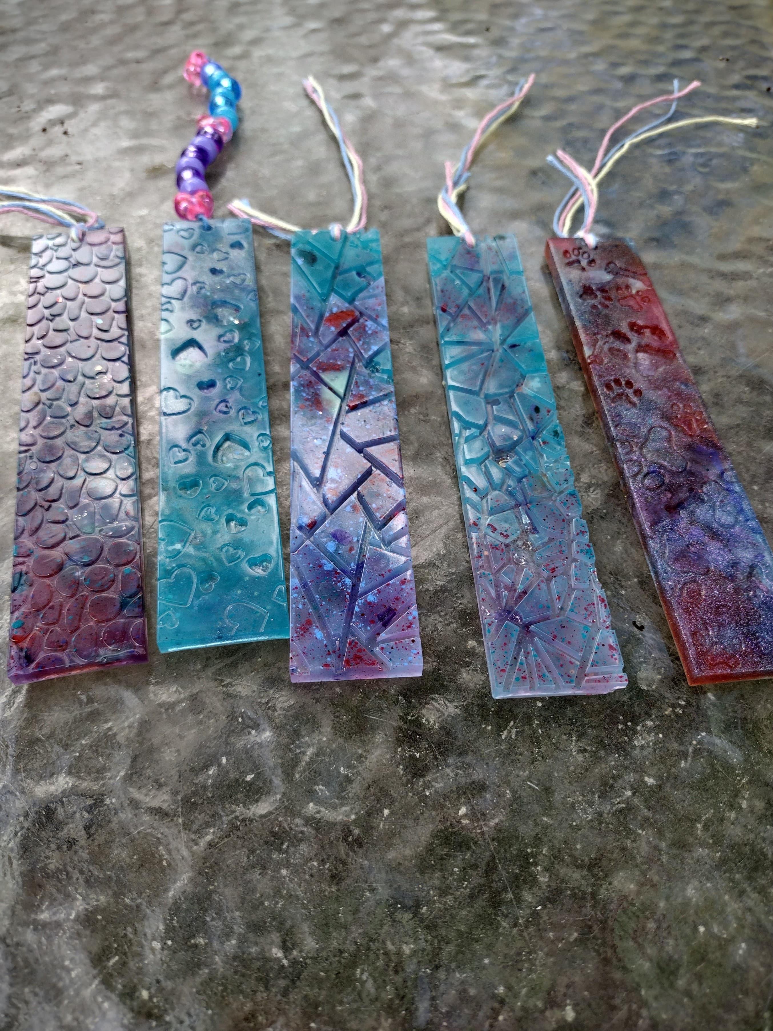 Handmade Resin Bookmark with Tassel - Unique Textured Page Markers for Booklovers - Thumbnail 3