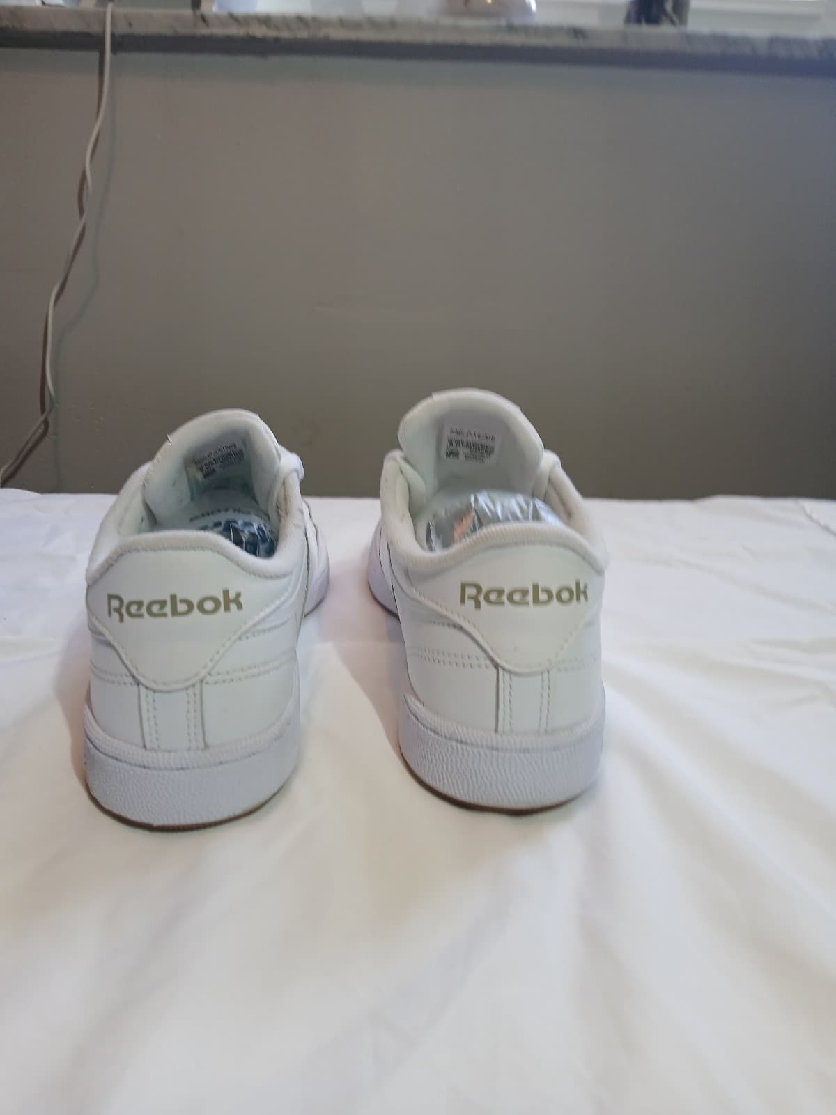 Reebok Classic Men's White Low Top Lace-Up Athletic Sneaker Solid Rubber Sole - Thumbnail 3