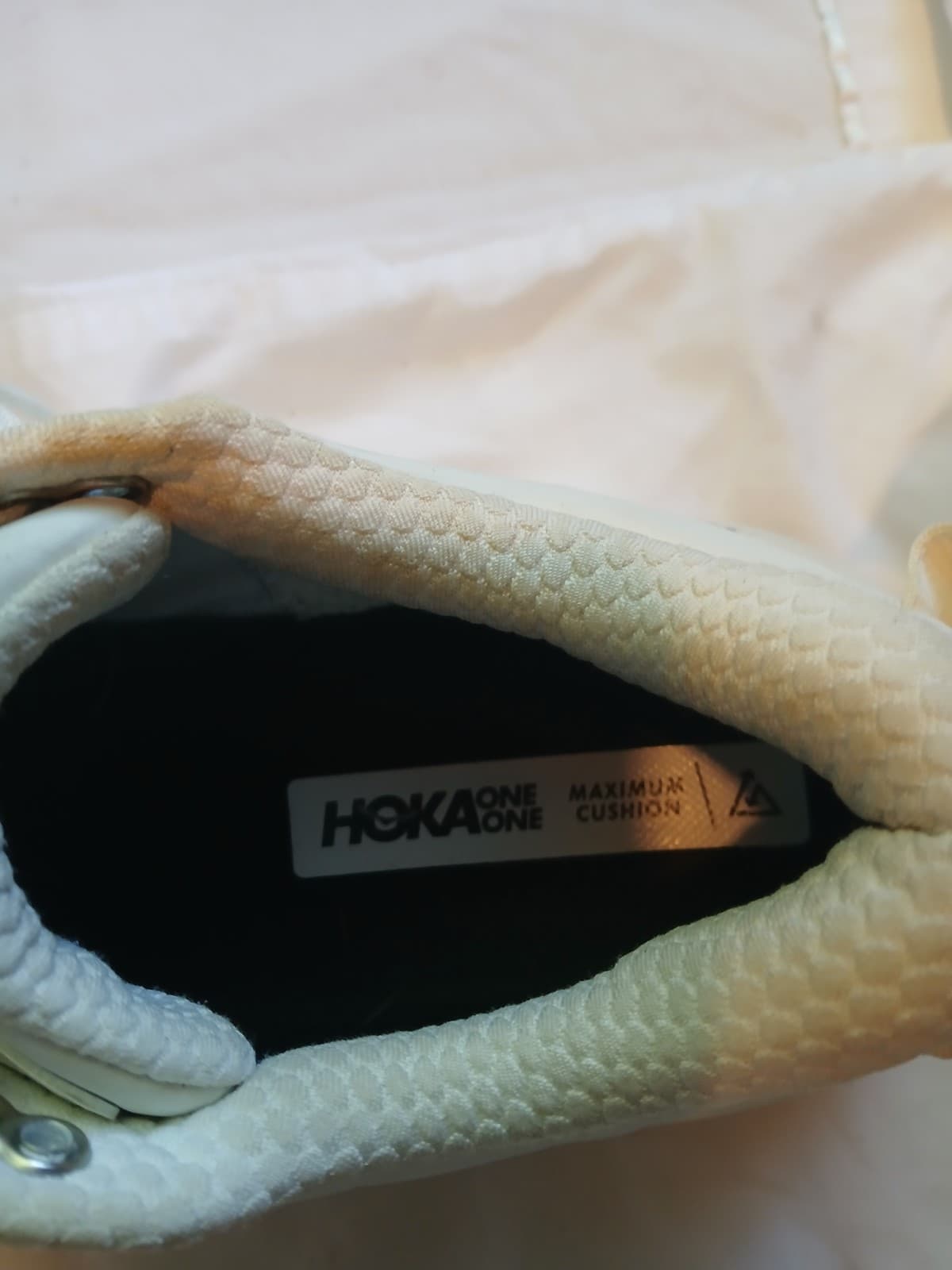 HOKA ONE ONE Men's White/Black Low Top Lace-Up Athletic Sneaker Rubber Sole - Thumbnail 7