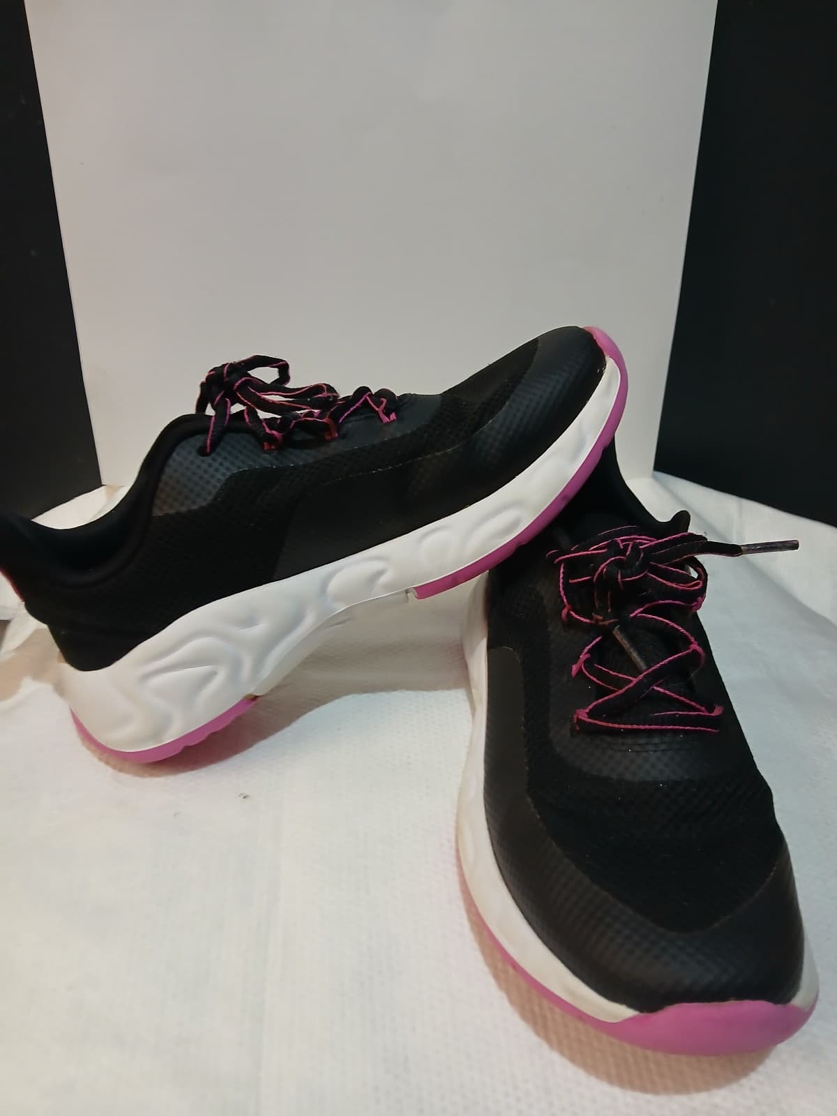 All In Motion Black And Pink Athletic Sneakers Size 6 1/2 - Thumbnail 4