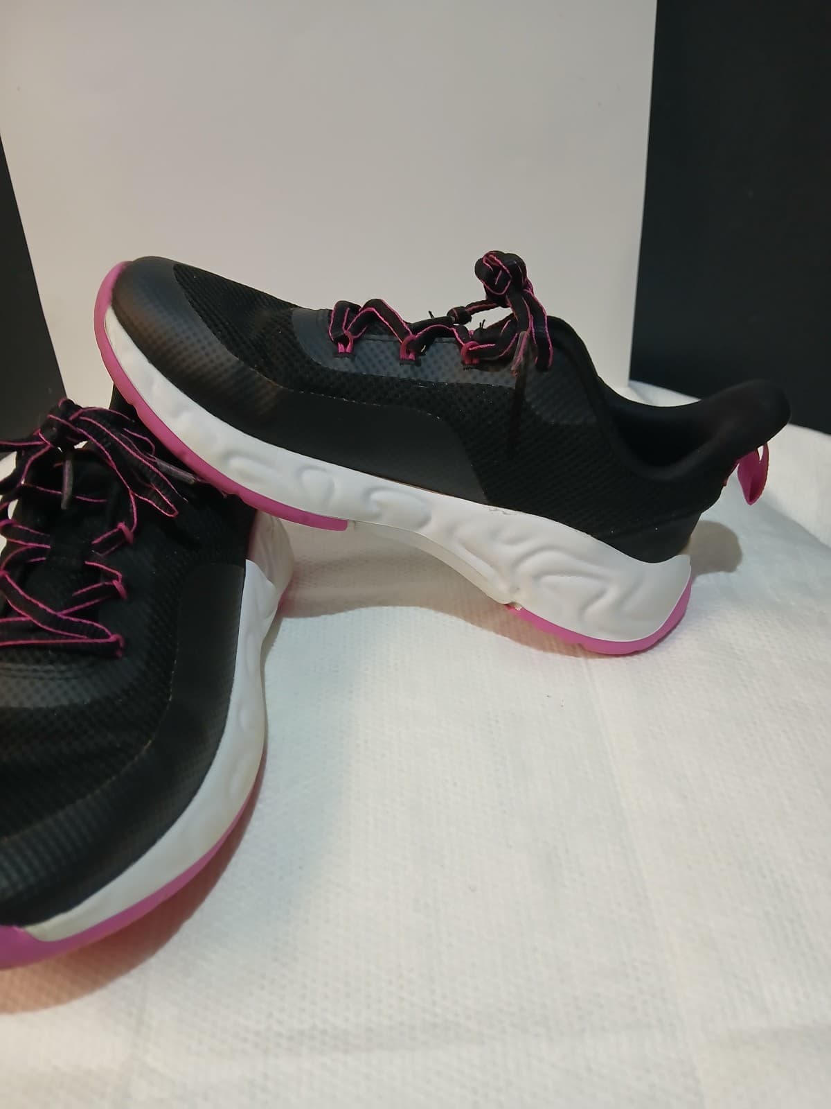 All In Motion Black And Pink Athletic Sneakers Size 6 1/2 - Thumbnail 9