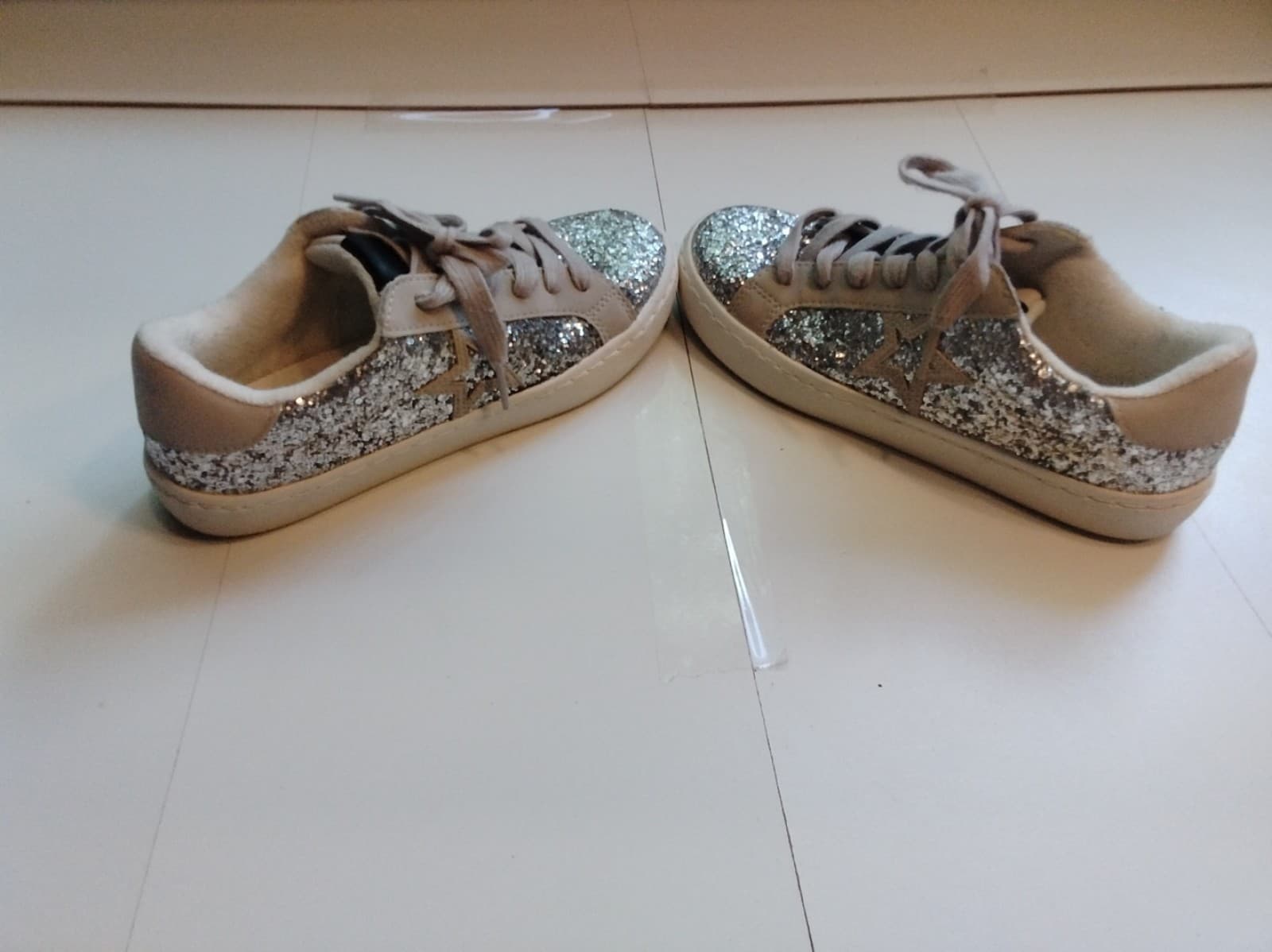 Sneakers - Thumbnail 4