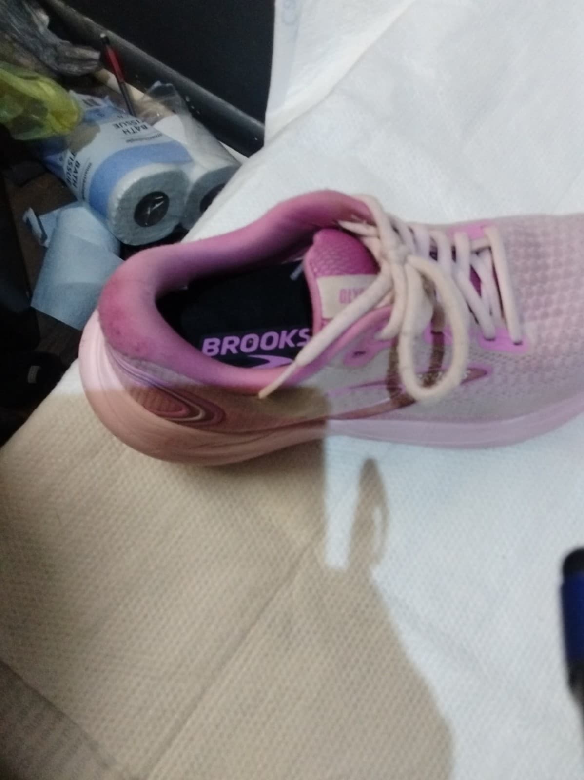 brooks pink athletic shoes size 7 - Thumbnail 6