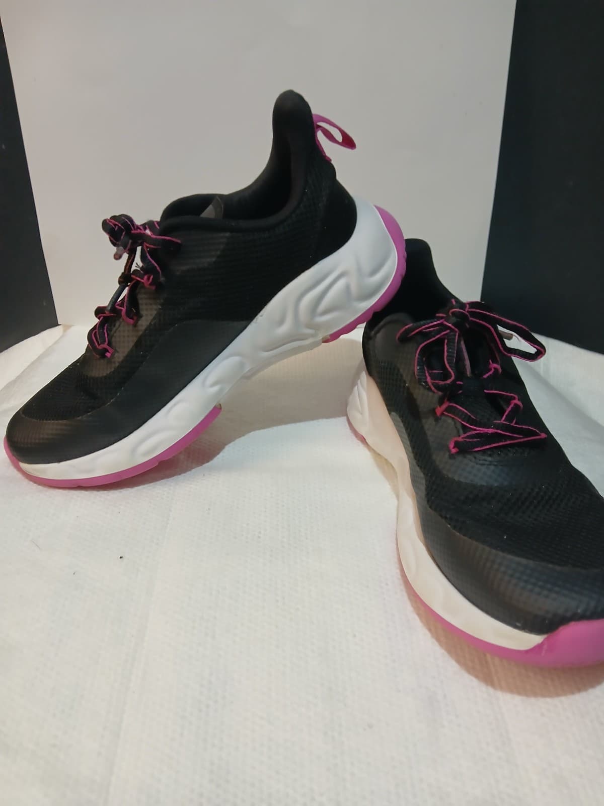 All In Motion Black And Pink Athletic Sneakers Size 6 1/2 - Thumbnail 5