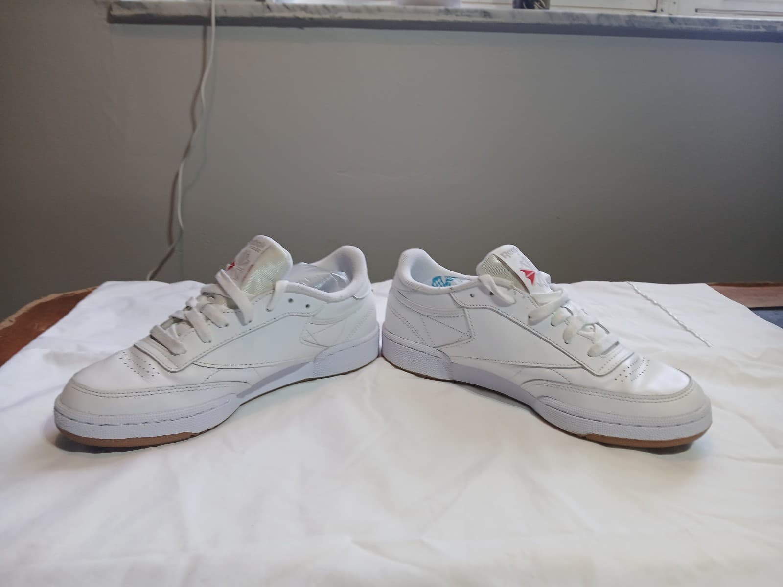 Reebok Classic Men's White Low Top Lace-Up Athletic Sneaker Solid Rubber Sole - Thumbnail 2
