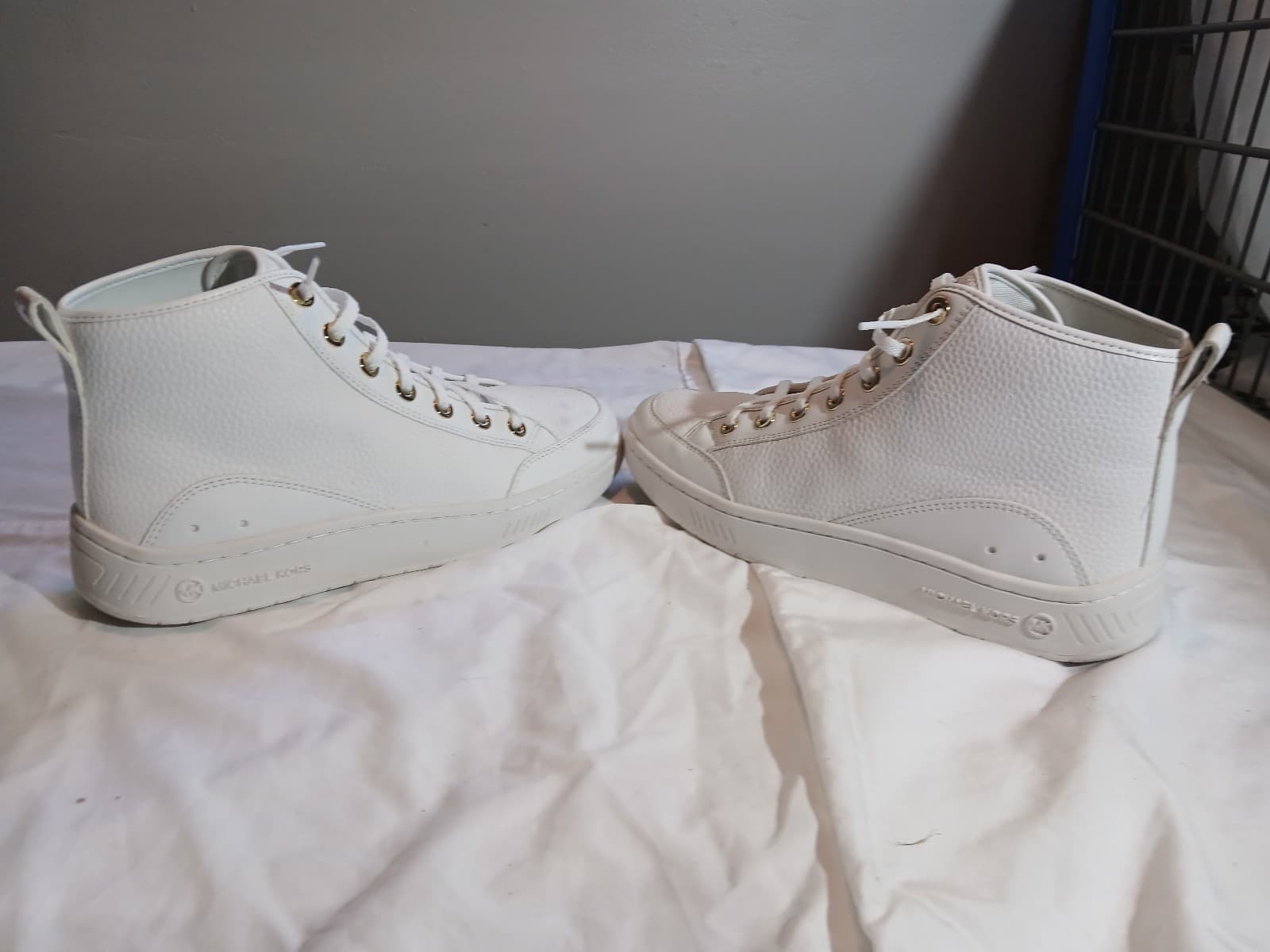 Michael Kors Men's White High Top Lace-Up Athletic Sneakers US 7 - Thumbnail 3