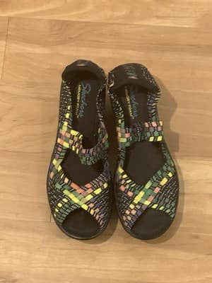 SKECHERS memory foam stretch strappy peep toe sandals multicolor size 6.5 woven