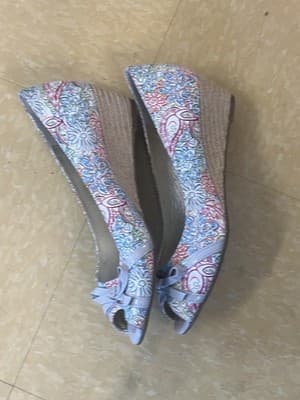 Kelly & Katie Floral Peep-toe Pumps With Bow Accent Size 11 - Thumbnail 3
