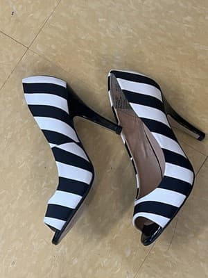 Women’s Black And White Striped High Heels Size 6.5 Fiona - Thumbnail 2