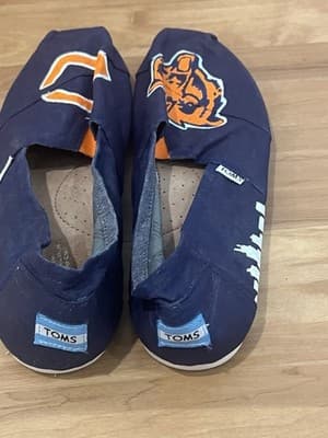 Chicago Bears NFL Toms Striped Canvas Shoes, Size 12 - Thumbnail 3