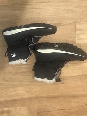 Sorel Whitney II Short Lace Up Black Winter Boots Women's Size 5 - Thumbnail 2