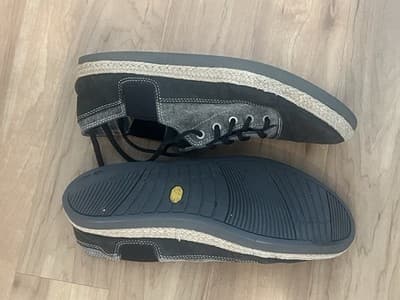 UGG MEN WIXSON GRIZZLY NUBUCK SHOE US 9.5/ EU 42.5 / UK 8.5 - Thumbnail 3