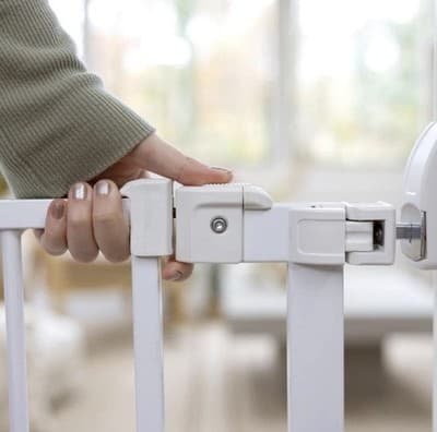 INGENUITY 28 in. Pet & Baby Gate w/ Quad Cam Lock, Pressure or Hardware Mounted - Thumbnail 6