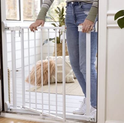 INGENUITY 28 in. Pet & Baby Gate w/ Quad Cam Lock, Pressure or Hardware Mounted - Thumbnail 10