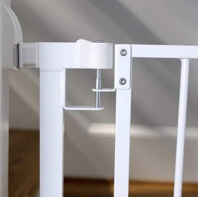 INGENUITY 28 in. Pet & Baby Gate w/ Quad Cam Lock, Pressure or Hardware Mounted - Thumbnail 3