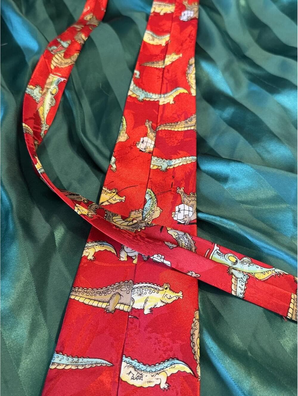 The Cutest Crocodile - Red Print Silk Tie - Thumbnail 4