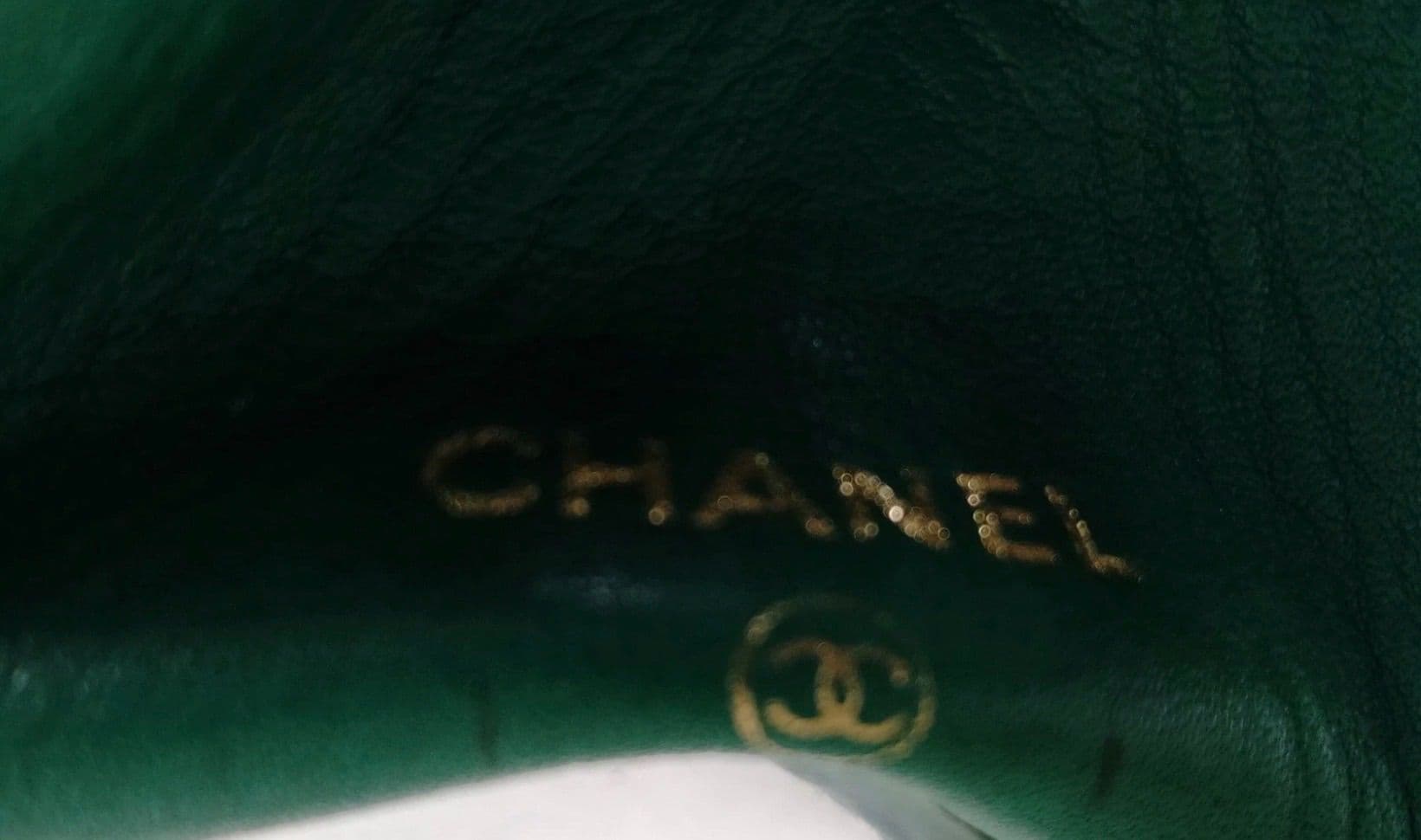 Chanel Green Lambskin and Clear Vinyl CC Cosmetic Case Gold Hardware, 1994-1996 - Thumbnail 4