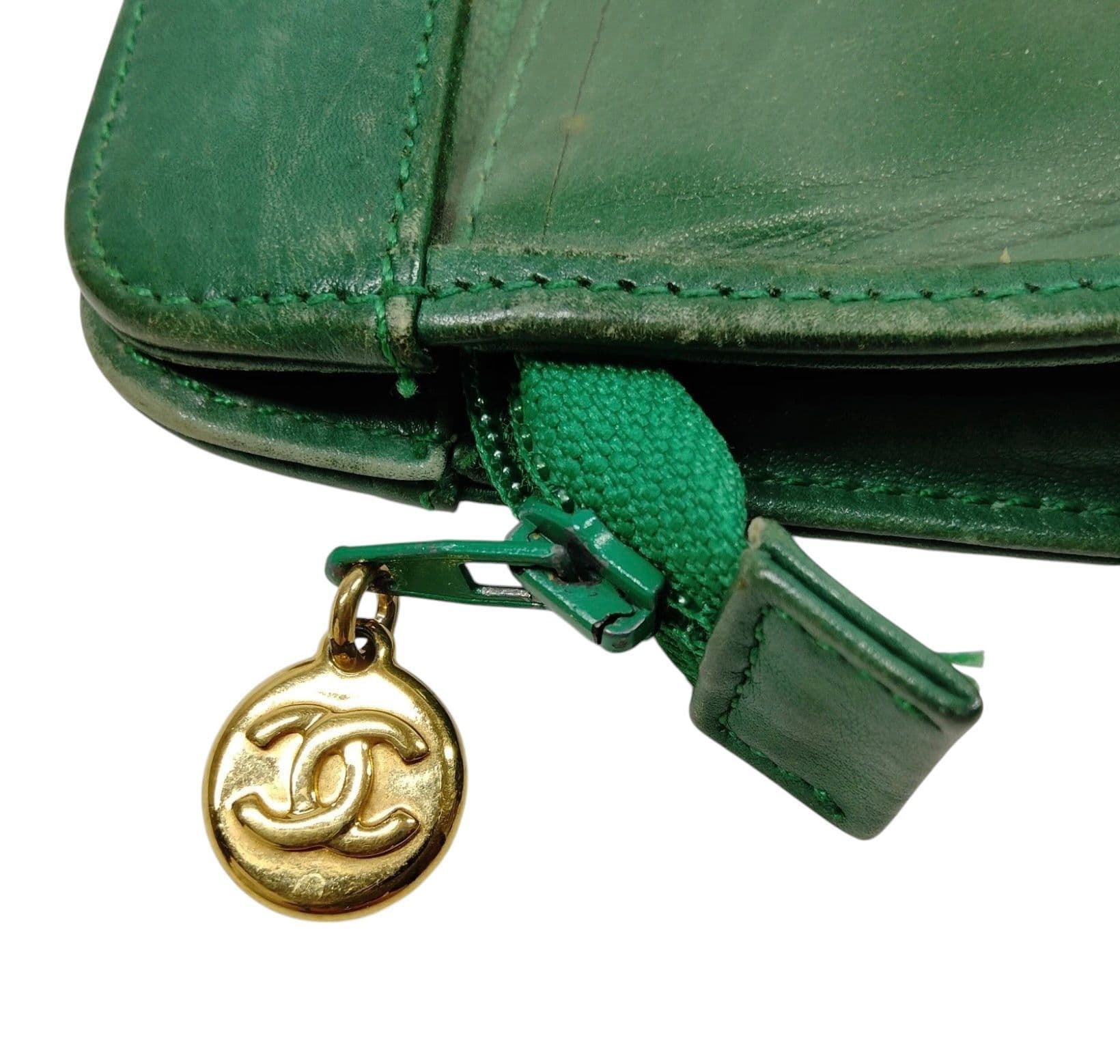 Chanel Green Lambskin and Clear Vinyl CC Cosmetic Case Gold Hardware, 1994-1996 - Thumbnail 2