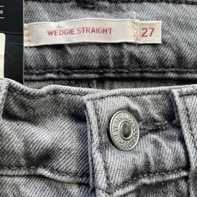 Levis Wedgie Straight Gray Womens Size 27 Brand New with Tags NWT - Thumbnail 2