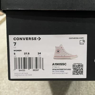 Converse Chuck Taylor High Top Canvas Heart Theme Vintage White Women Size 7 NWB - Thumbnail 8