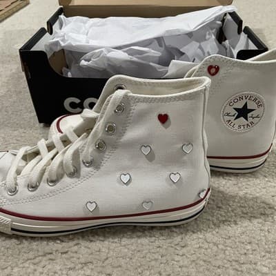 Converse Chuck Taylor High Top Canvas Heart Theme Vintage White Women Size 7 NWB - Thumbnail 3