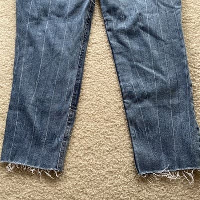 Hollister Curvy High Rise Mom Jean Rough Hem Distressed Blue 27x27 (5R) - Thumbnail 9
