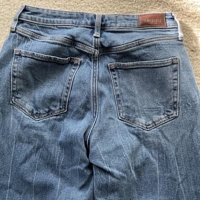 Hollister Curvy High Rise Mom Jean Rough Hem Distressed Blue 27x27 (5R) - Thumbnail 7