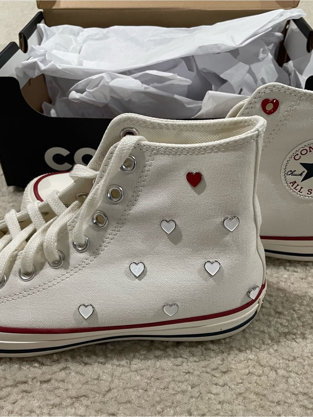 Converse Chuck Taylor Vintage White Heart-Themed Canvas High-Tops Women’s Size 9 - Thumbnail 4