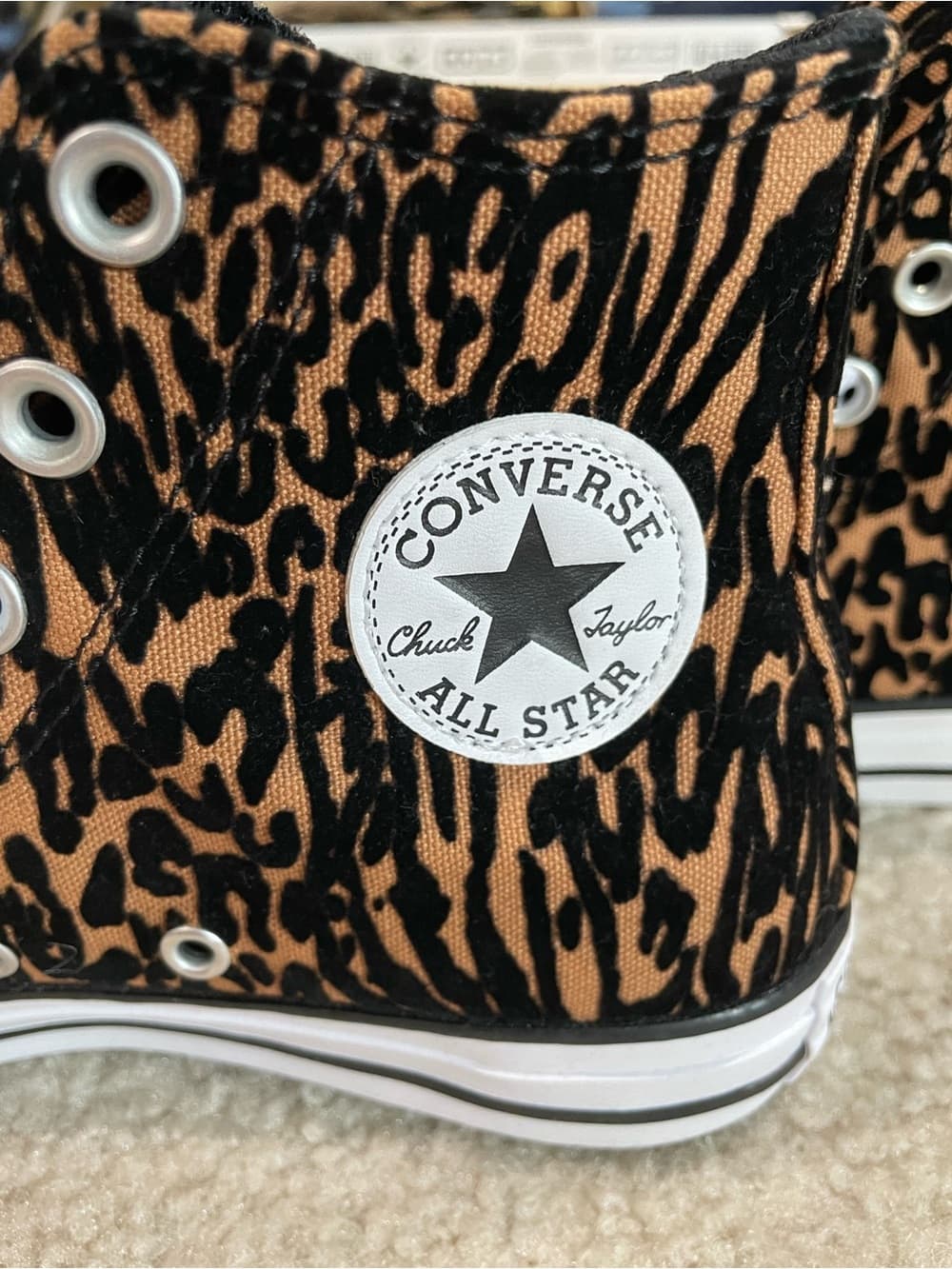 Converse Chuck Taylor Leopard Print High Top Sneakers Womens 7 Mens 5 - Thumbnail 4