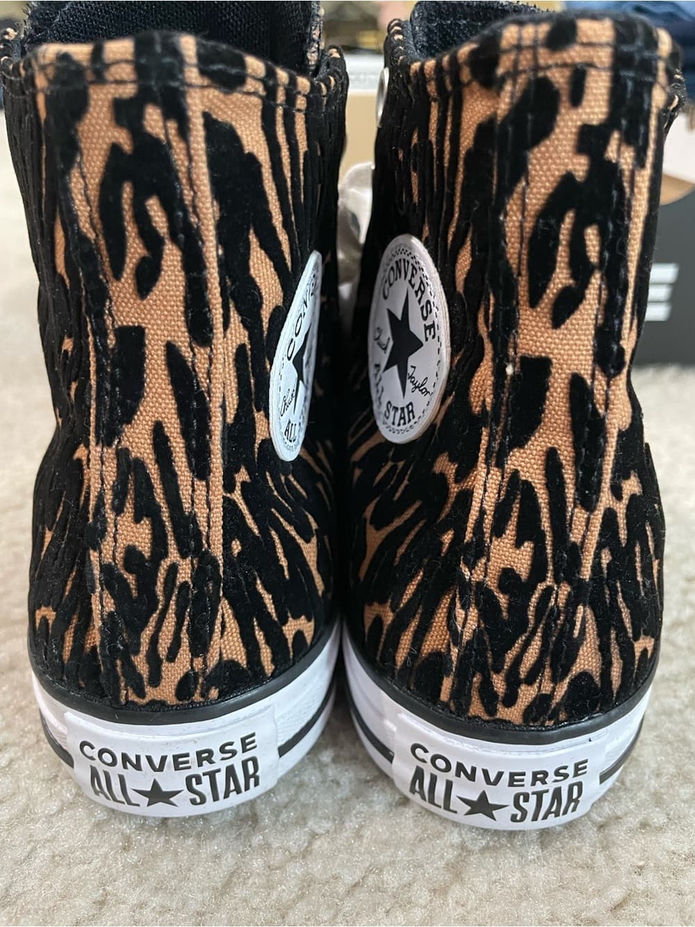 Converse Chuck Taylor Leopard Print High Top Sneakers Womens 7 Mens 5 - Thumbnail 5