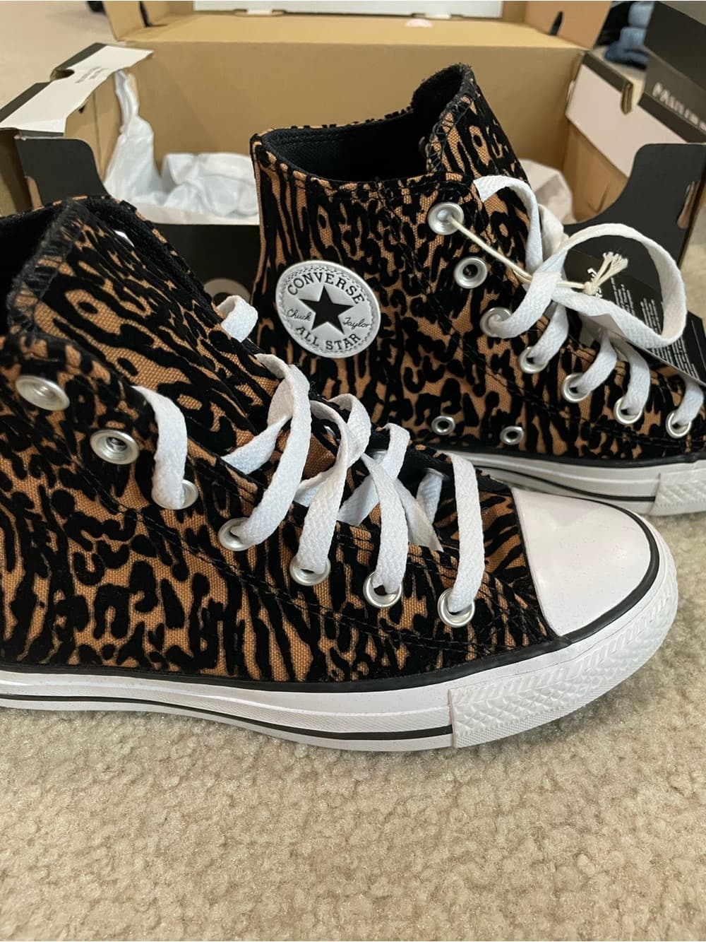 Converse Chuck Taylor Leopard Print High Top Sneakers Womens 6 Mens 4 - Thumbnail 9