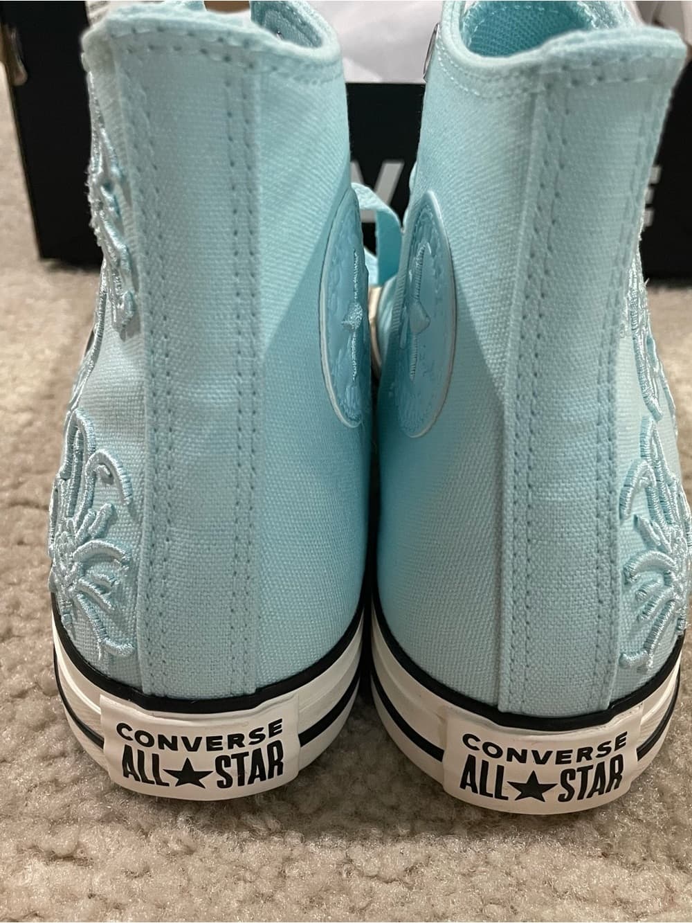 Converse Chuck Taylor Canvas High Top Flower Embroidery Lt Blue Women’s Size 8 - Thumbnail 4