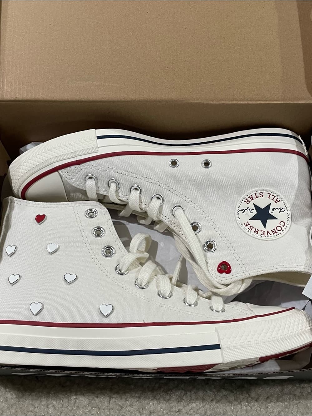 Converse Chuck Taylor Vintage White Heart-Themed Canvas High-Tops Women Size 6.5 - Thumbnail 7