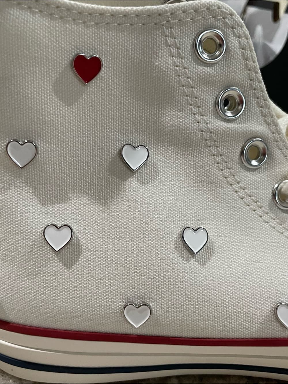 Converse Chuck Taylor Vintage White Heart-Themed Canvas High-Tops Women Size 6.5 - Thumbnail 3