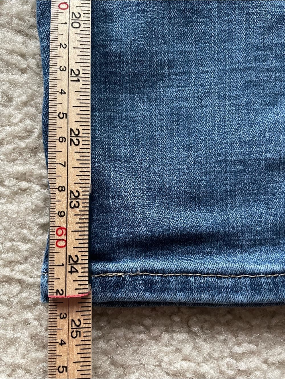 Levi's Classic Crop Ankle Blue Jeans - Women’s Size 8 - Thumbnail 3