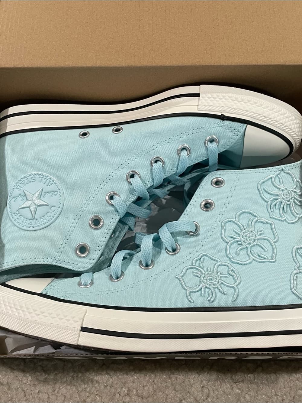 Converse Chuck Taylor Canvas High Top Flower Embroidery Lt Blue Women’s Size 8 - Thumbnail 5