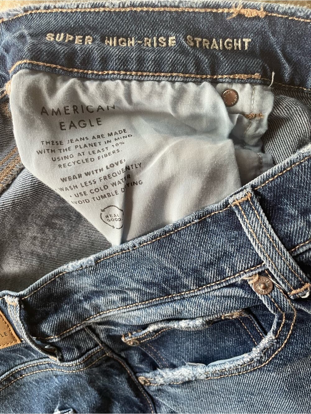 American Eagle Super High-Rise Straight Blue Jeans Women’s 16 Short NWT - Thumbnail 4