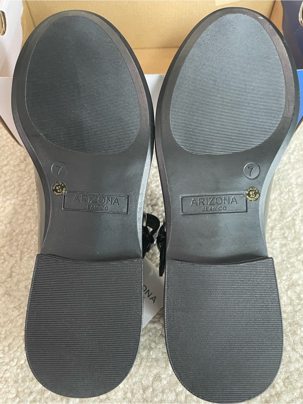 Arizona Jean Company Zoya Black Patent T-Strap Women’s Size 7 Medium NWT - Thumbnail 7